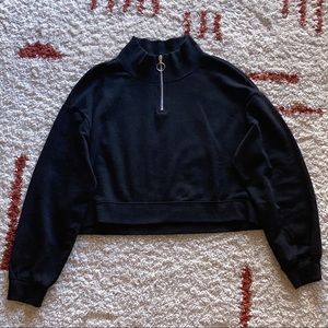 Black Crop Top Sweatshirt Large